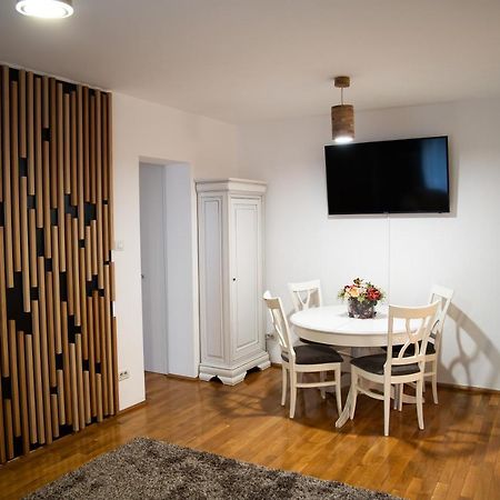 Ultracentral Golden Apartament 1 수체아바 외부 사진