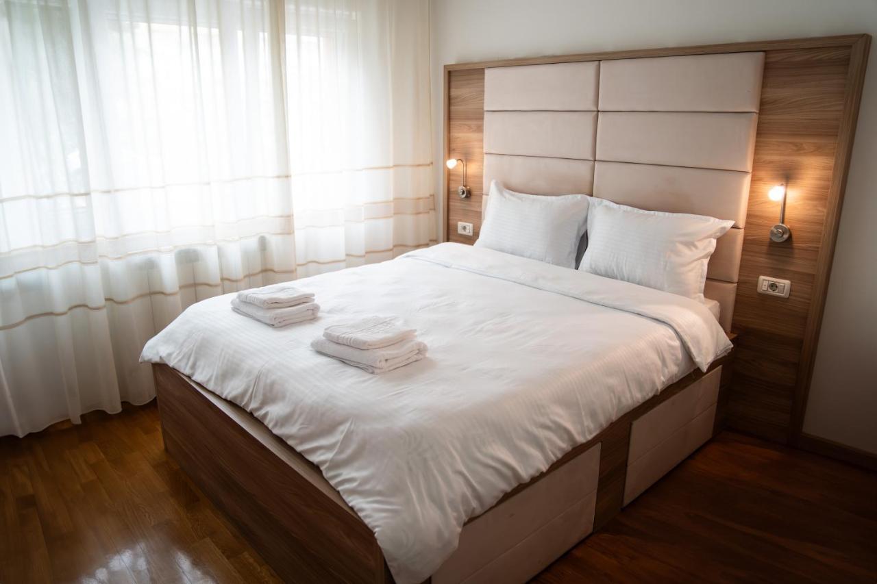 Ultracentral Golden Apartament 1 수체아바 외부 사진