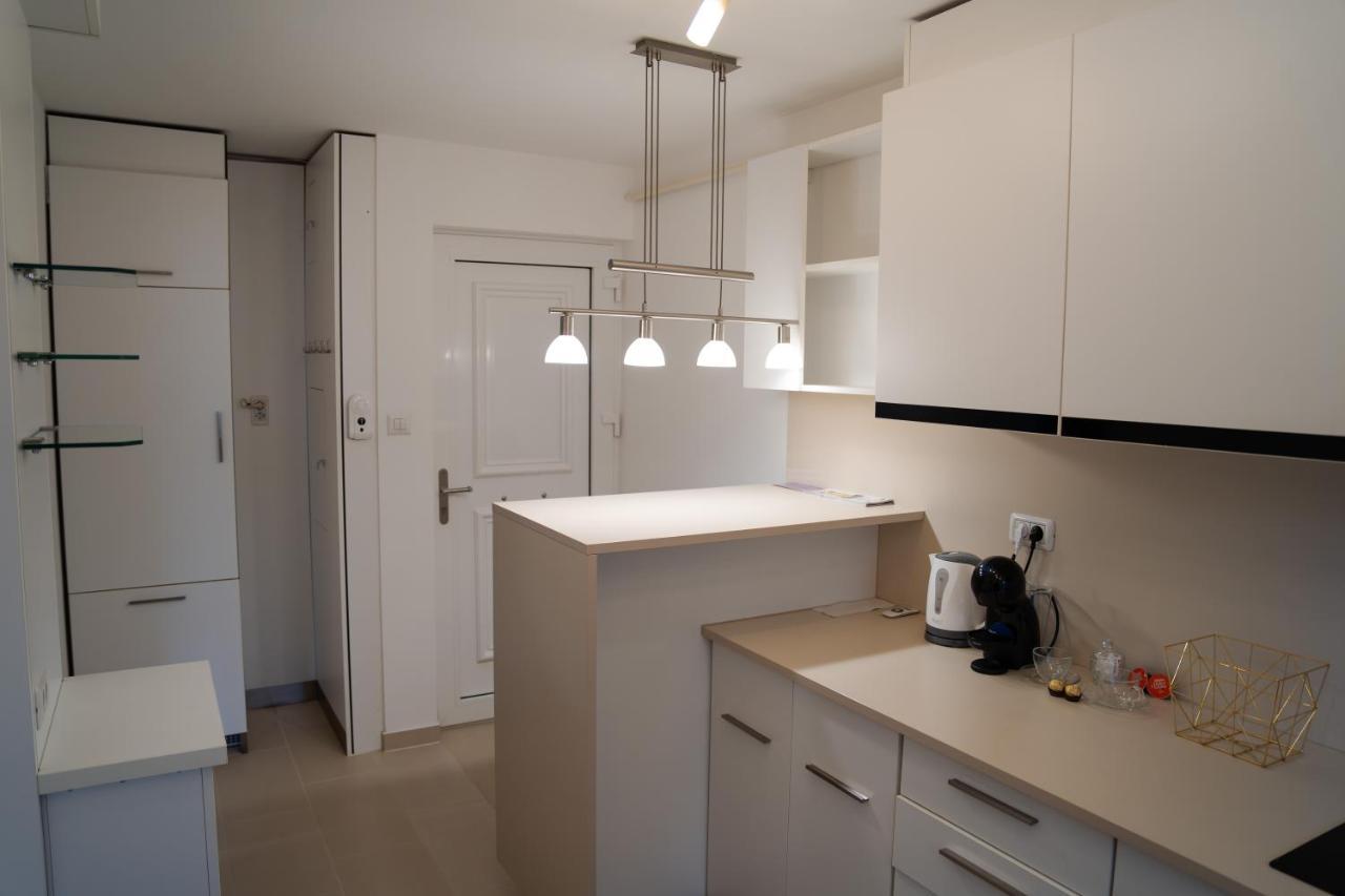 Ultracentral Golden Apartament 1 수체아바 외부 사진